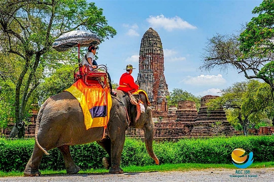 บริการนำเที่ยวและรถเหมาเที่ยวเมืองอโยธยากรุงเก่า